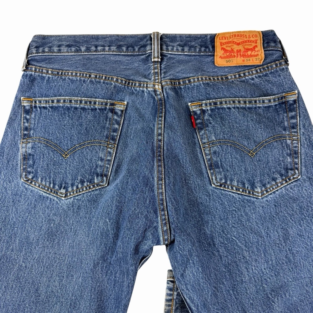 Levis 501 Original Fit Mens Jeans 34x32 (32x31) Medium Wash Blue Straight Leg